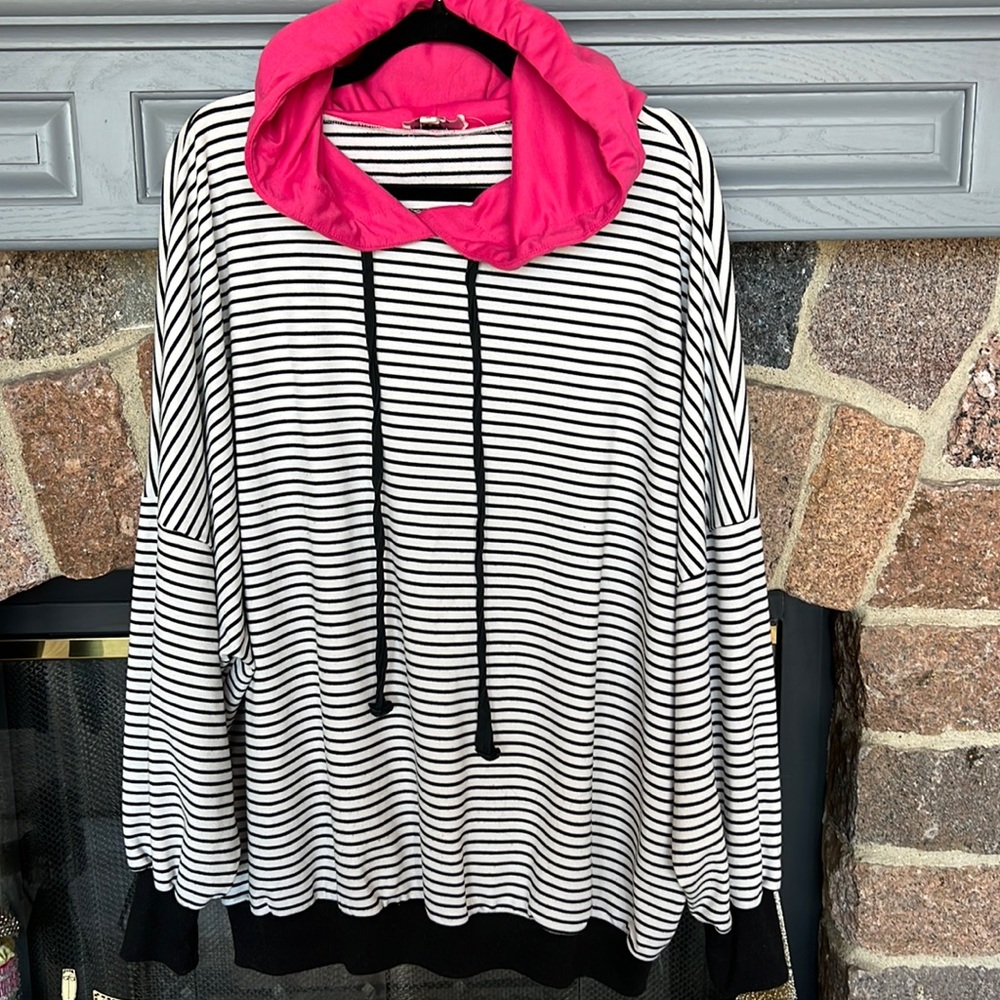 Andree long sleeve w/hood